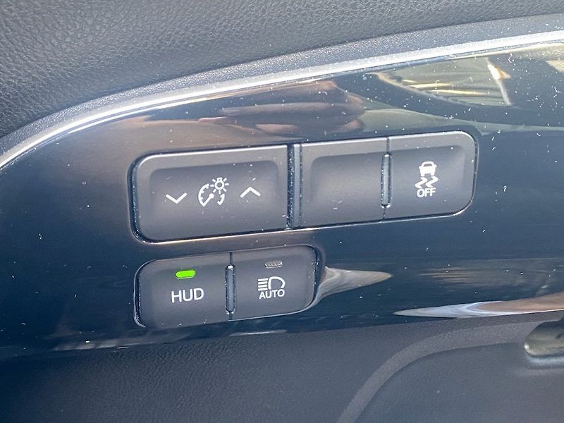 Toyota Prius 1.8HSD, ČR, Navi, plný servis - fotka 17 z 21