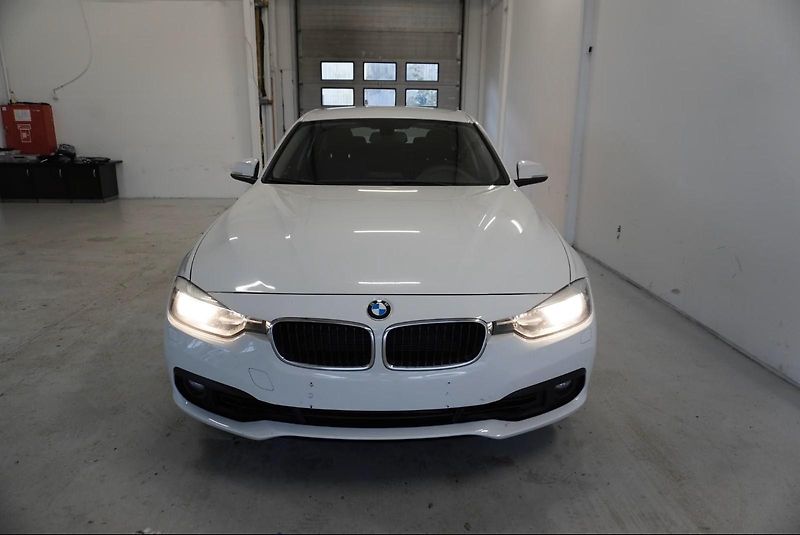 BMW Řada 3 318 AUTOMAT - fotka 2 z 32