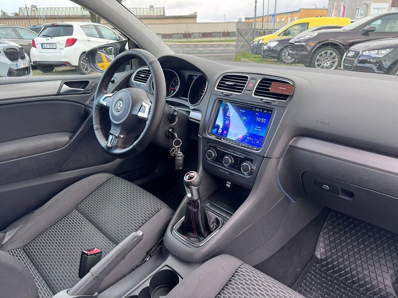 Volkswagen Golf (2009) 1,4i 59 KW BRZDY PNEU LAK - fotka 40 z 50