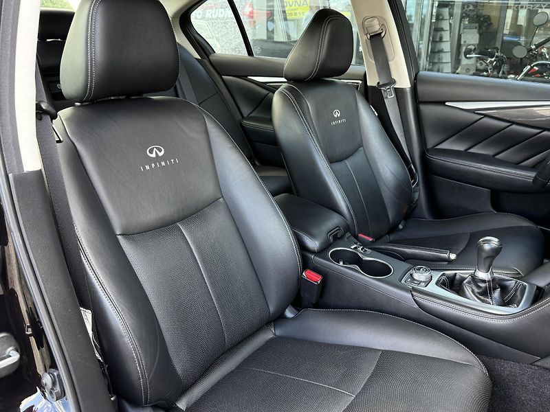 Infiniti Q50 2,2 Diesel 125kW REZERVACE - fotka 26 z 45