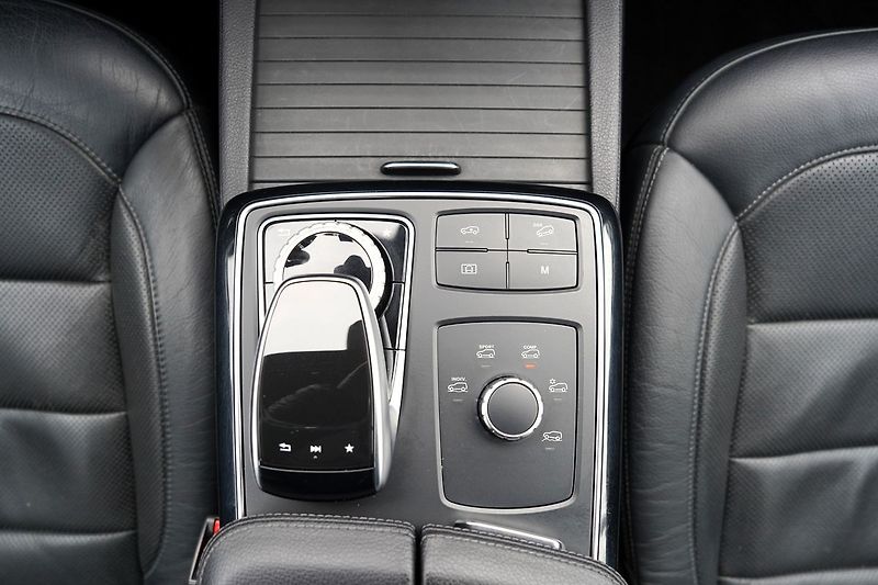 Mercedes-Benz GLS 350d 4Matic AMG/ČR - fotka 42 z 49