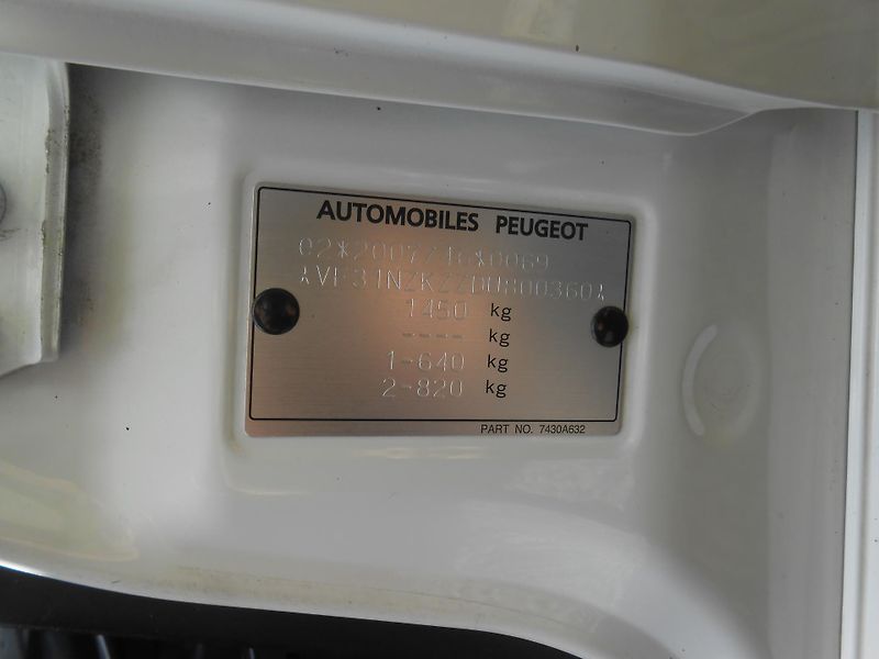 Peugeot iOn 79TKm!! KLIMA,AUTOMAT - fotka 2 z 39