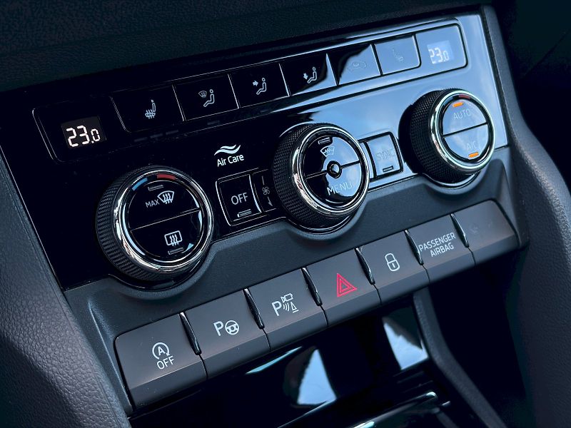 Škoda Karoq (2025) DSG 1.5 TSI / 110kW / SPORTLIN - fotka 21 z 35