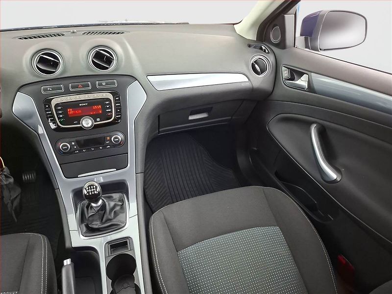Ford Mondeo (2012) 1.6 TDCi, Tempomat - fotka 8 z 13