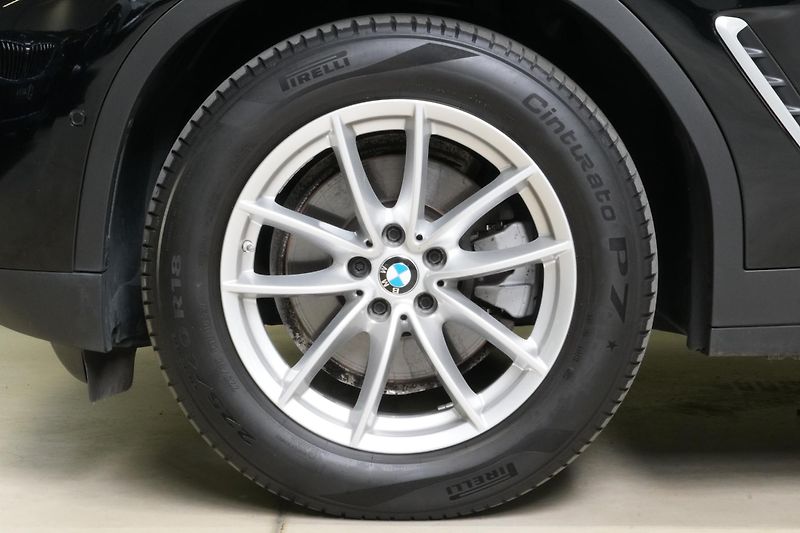 BMW X3 Xdrive20i,ČR,Kamera,Vyhř.volan - fotka 12 z 32