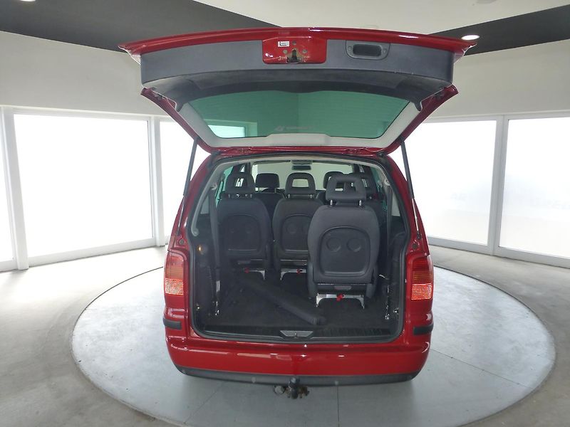 Seat Alhambra (2004) 1,9TDI**VYHŘ.S*ALU*TAŽNÉ*7MÍS - fotka 22 z 23