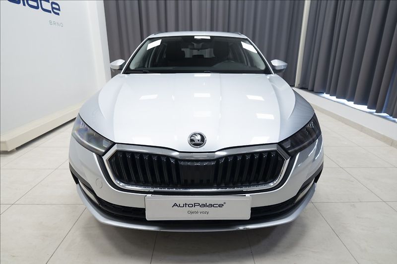 Škoda Octavia 2,0 TDI VÝHŘEV ČR 2x KOLA - fotka 2 z 35