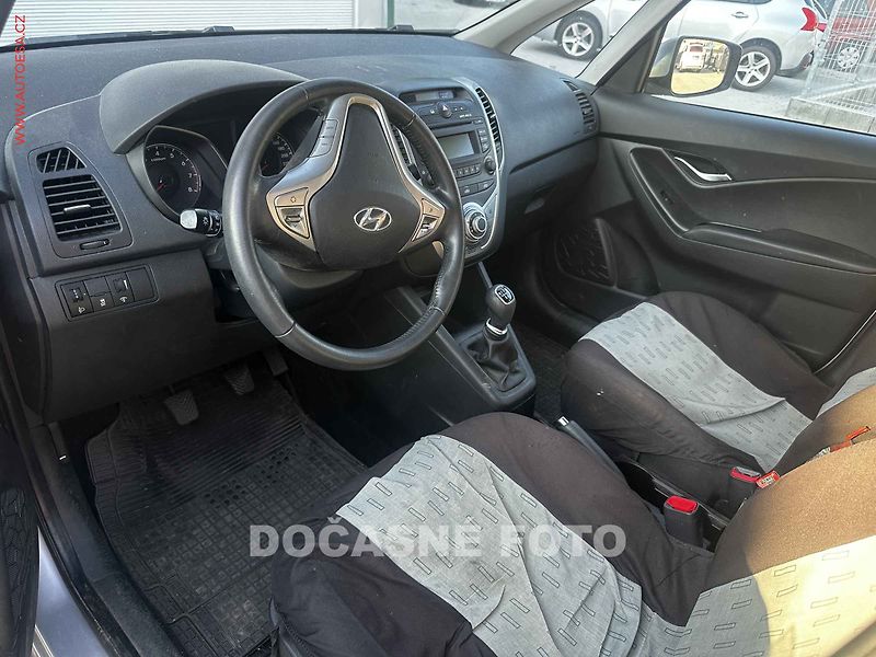 Hyundai ix20 (2012) 1.4i, 2.maj,ČR, autoAC, STK7 - fotka 3 z 3