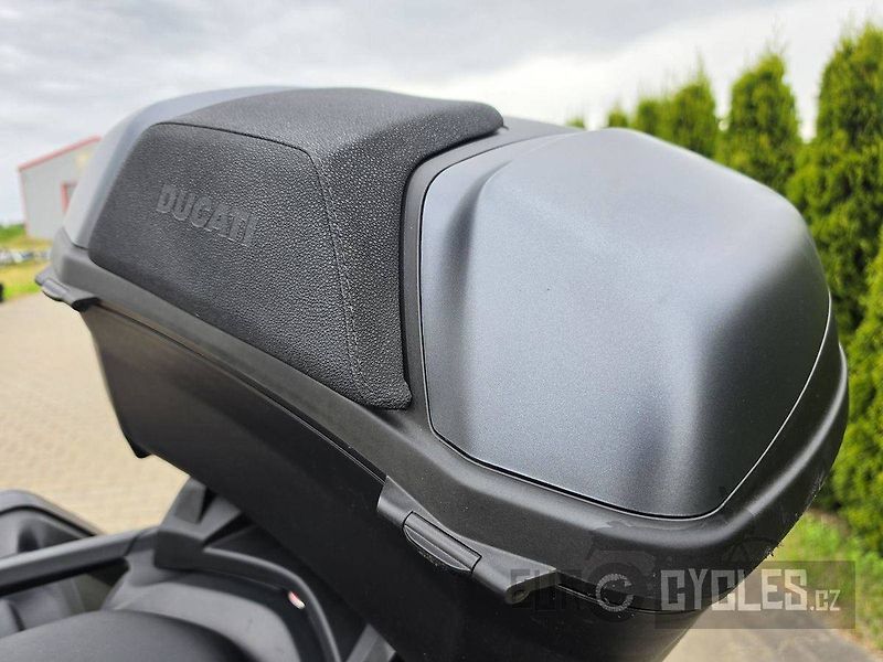 Ducati Multistrada 1200 S (2017) - fotka 10 z 19