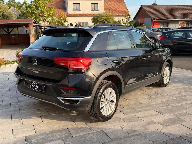 Volkswagen T-Roc (2021) Design 1.0 TSI 81kW - fotka 6 z 18