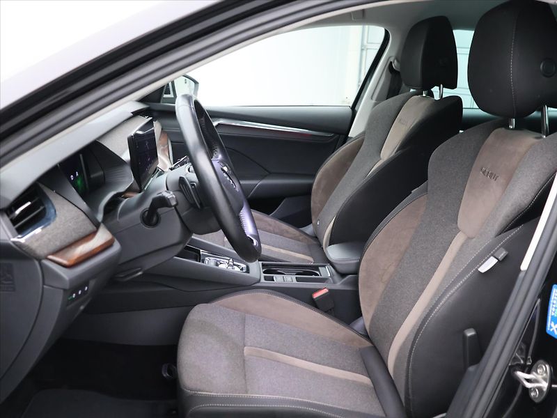 Škoda Octavia 2,0 TDI 4x4 DSG Scout DPH - fotka 10 z 31