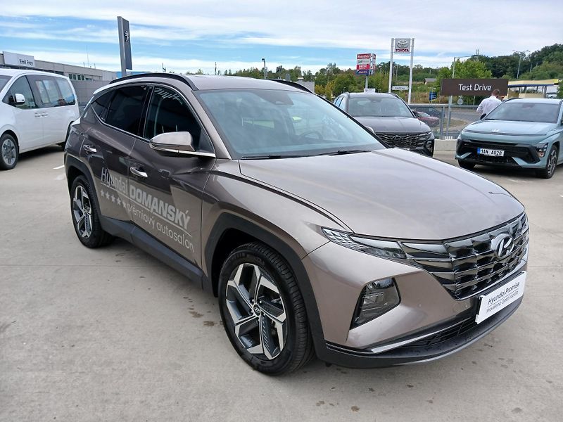 Hyundai Tucson Plug-in Hybrid1,6 T-GDI 4x4 AT - fotka 7 z 20