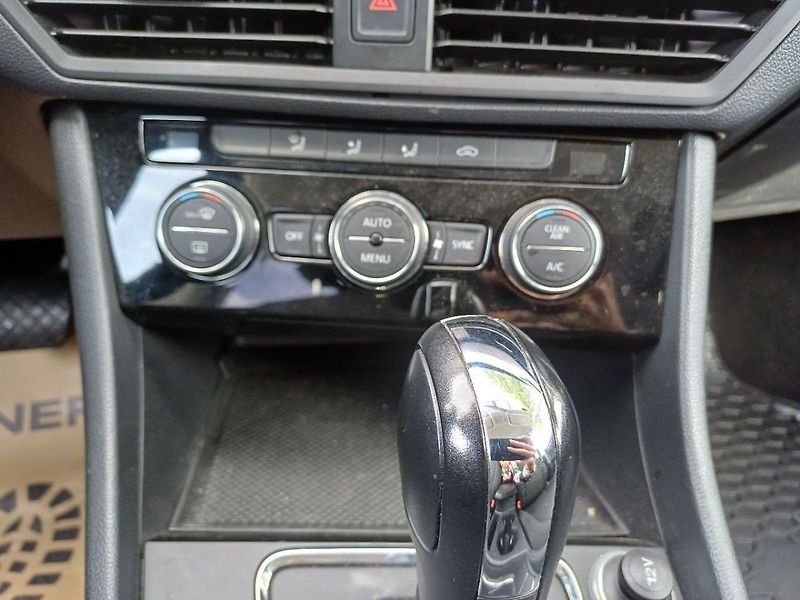 Volkswagen Bora elektromotor 100 kW - fotka 15 z 22