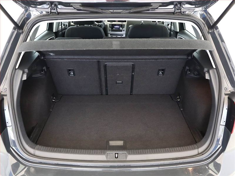 Volkswagen Golf (2016) 1.2 TSI, Tempomat - fotka 11 z 14