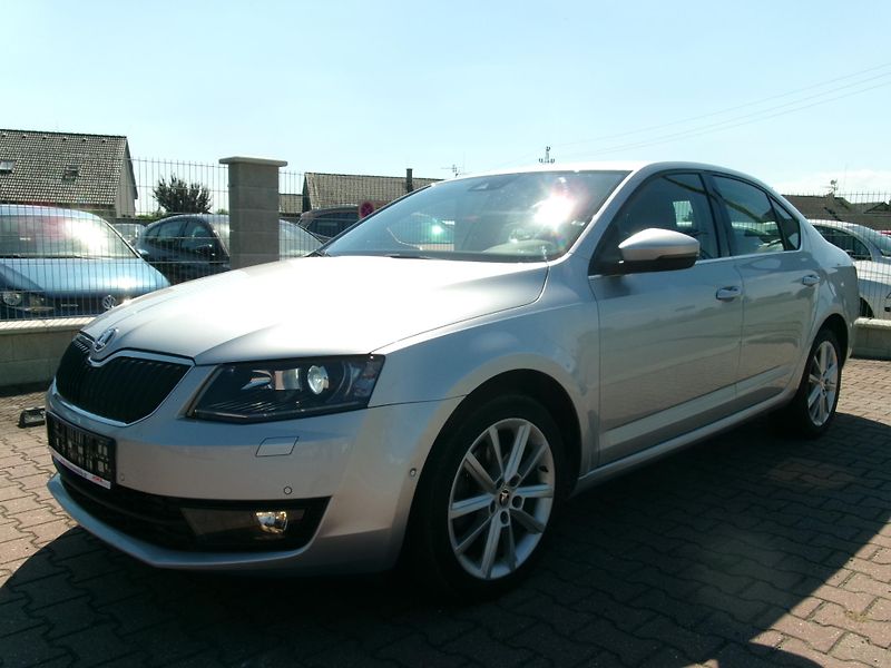 Škoda Octavia (2013) 1,4 TSI AC BT NAVI TEMP - fotka 3 z 38