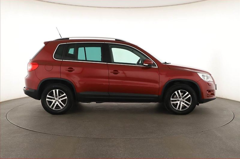 Volkswagen Tiguan (2009) 2.0 TDI, 4X4, Automat, Navi - fotka 6 z 14