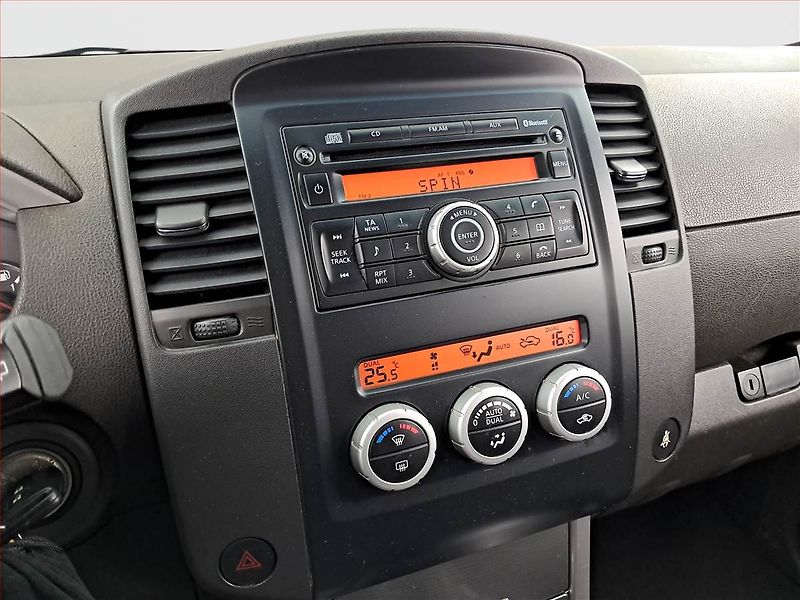 Nissan Pathfinder (2010) 2.5 dCi, 4X4, 7 míst - fotka 12 z 17