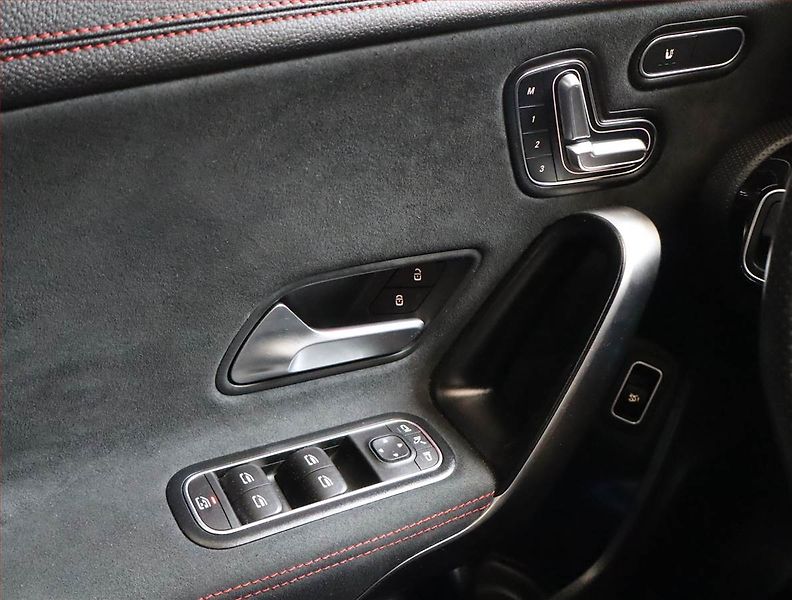 Mercedes-Benz CLA (2023) AMG Paket 200 d - fotka 25 z 27