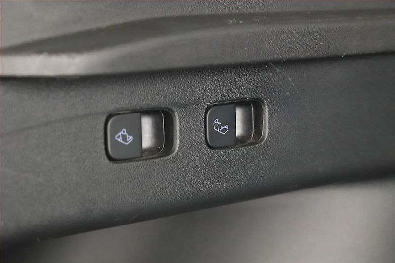 Tesla Model Y (2023) Long Range AWD 79kWh, SoH 92% - fotka 11 z 20