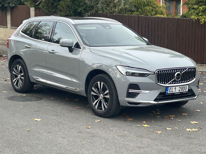 Volvo XC60 (2025) T6 RECHARGE PHEV 4WD ČR 1.maj  - fotka 15 z 46