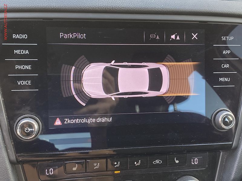 Škoda Octavia (2019) 1.6 TDi, ČR, Style, LED - fotka 16 z 17