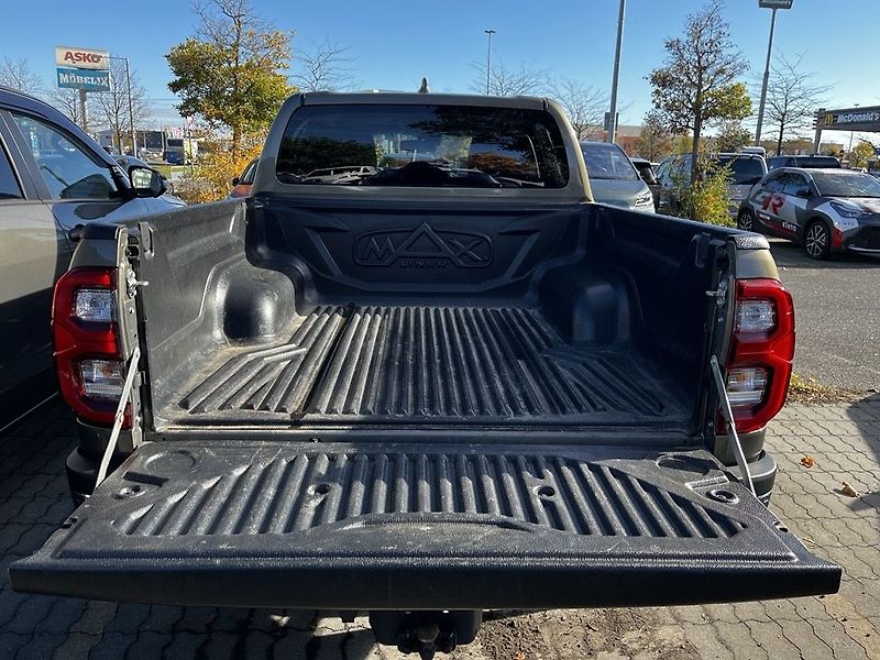 Toyota Hilux 2.8D Executive - fotka 5 z 28