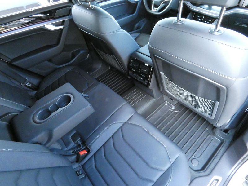 Volkswagen Touareg (2024) R-Line 3.0 TDI - NEZ.TOPENÍ - fotka 28 z 30