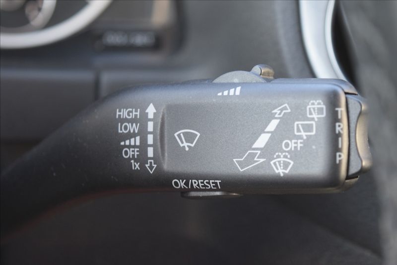 Volkswagen Tiguan 1,4 TSI 90KW BI-XENON PANORAMA - fotka 32 z 44