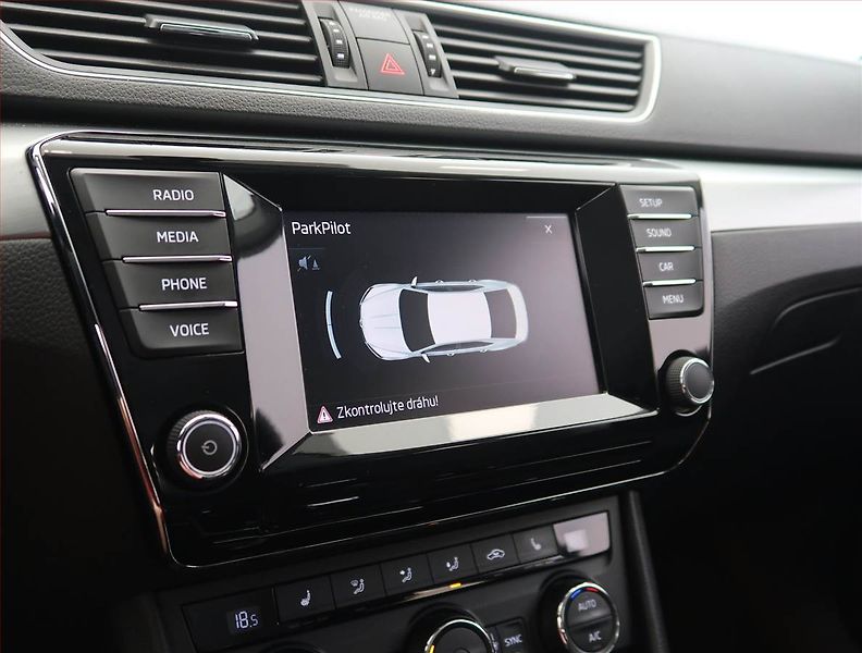 Škoda Superb (2015) Ambition 1.8 TSI, Automat - fotka 21 z 23