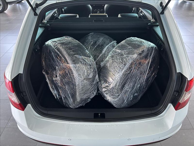 Škoda Octavia 2,0   TSI,RS,CHALLENGE,1.MAJIT - fotka 30 z 32