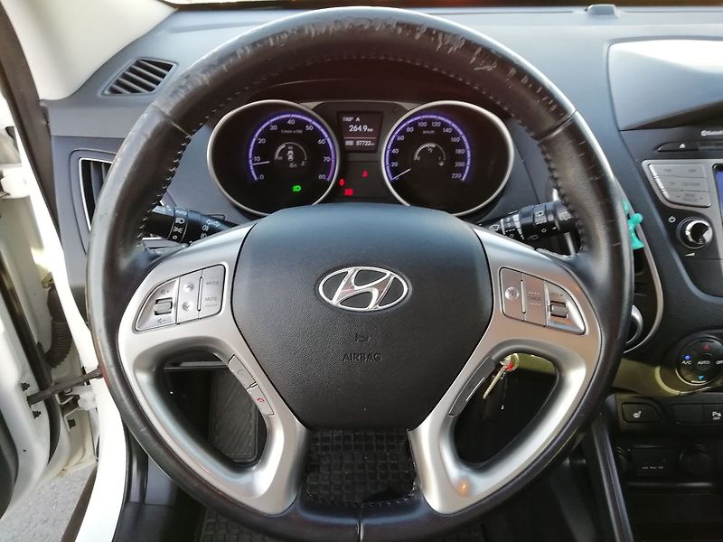 Hyundai ix35 1,6 99 kW - fotka 7 z 18
