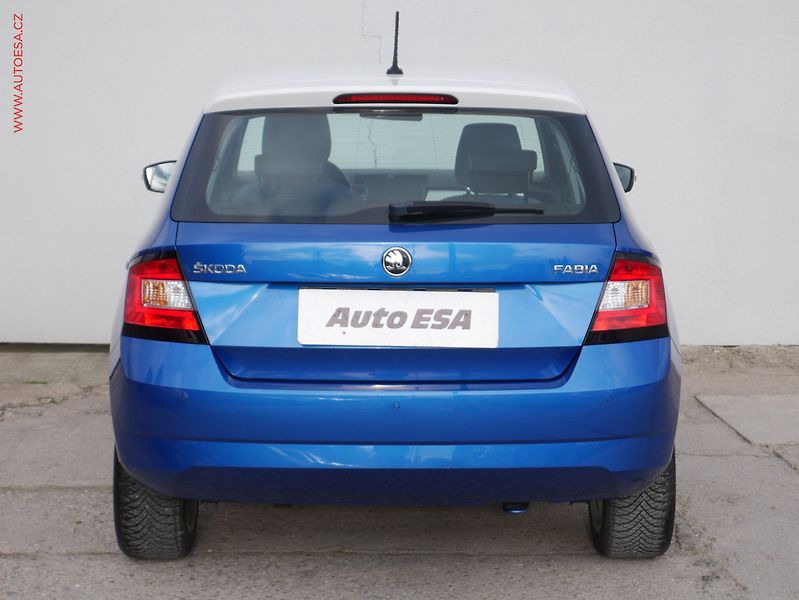 Škoda Fabia (2015) 1.2 TSi, Ambition, výhřev sed - fotka 5 z 16