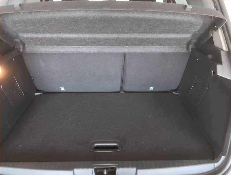 Renault Captur (2016) 0.9 TCe, Navi, Tempomat - fotka 13 z 16