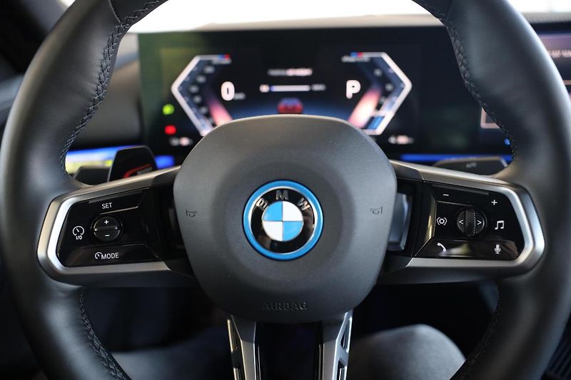 BMW i5 eDrive40 Sedan - fotka 29 z 34