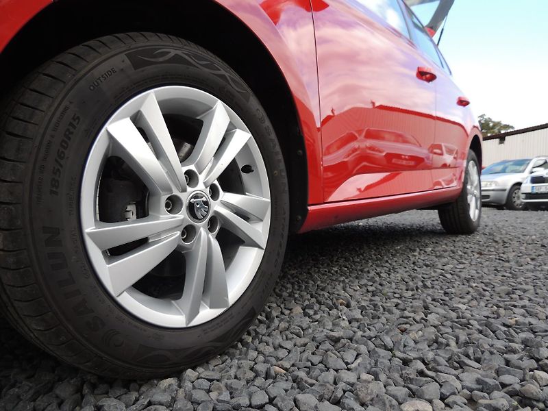 Škoda Fabia (2020) 1.0i,44kw,AMB,ČR,1maj.-21%DPH - fotka 43 z 46