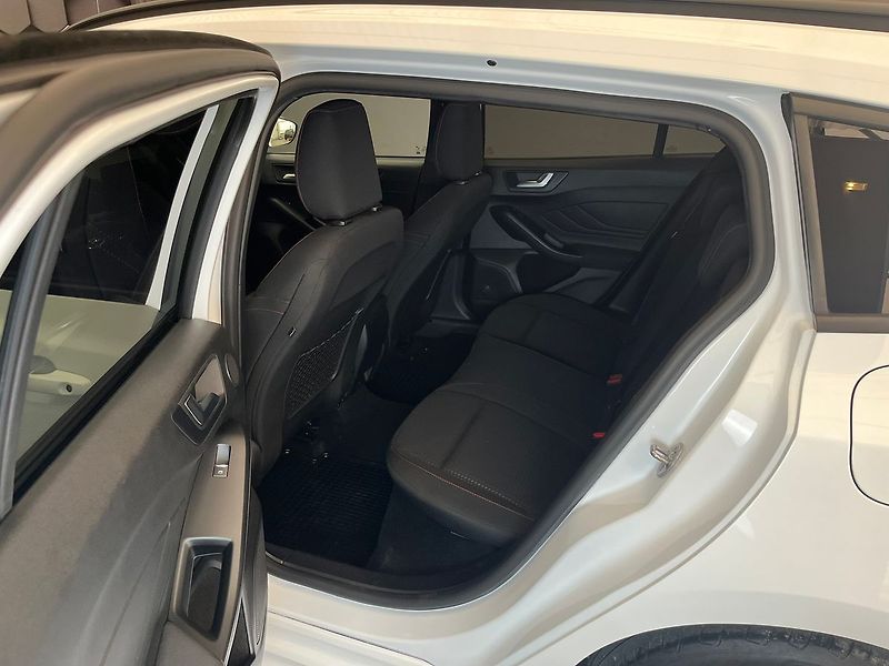 Ford Focus 2.0 ST-Line, manuál, ROZVODY - fotka 32 z 48