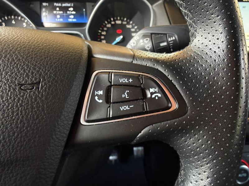 Ford Focus ST-Line 1.5 EcoBoost 110kW - fotka 19 z 26