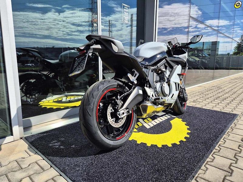 CFMOTO (2026) 675 SR-R - SKLADEM - fotka 25 z 43