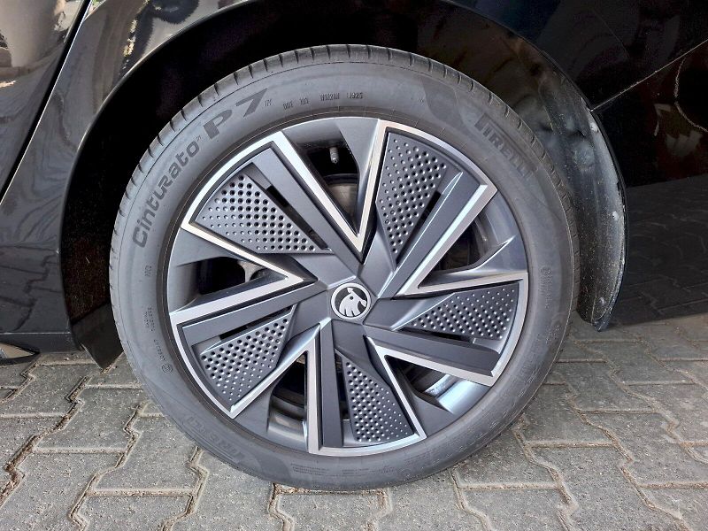 Škoda Superb (2025) SPORTLINE 4X4  A7A - fotka 9 z 28