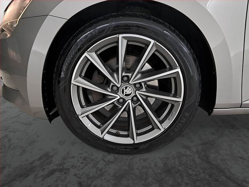 Škoda Superb (2018) Ambition 2.0 TDI, Automat - fotka 15 z 19