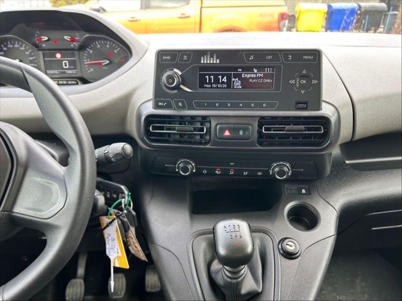 Peugeot Rifter 1,2 PT Active Long - fotka 10 z 11