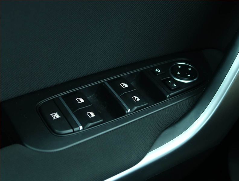 Kia Ceed (2021) Top 1.5 T-GDI, Serv.kniha - fotka 18 z 19