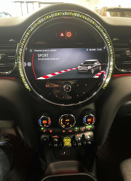 Mini Cooper SE, 135 kW, CHILLI RED, ČR - fotka 25 z 29