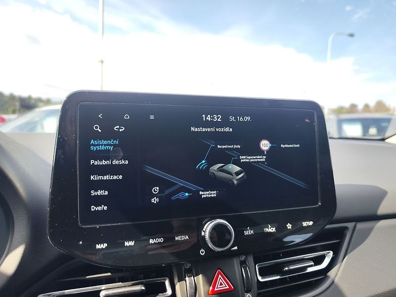 Hyundai i30 1.5 T-GDI/103kW Style - fotka 16 z 34