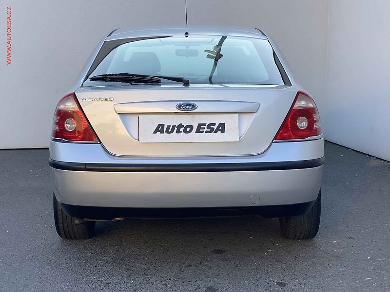 Ford Mondeo (2002) 1.8 i, AC - fotka 5 z 15