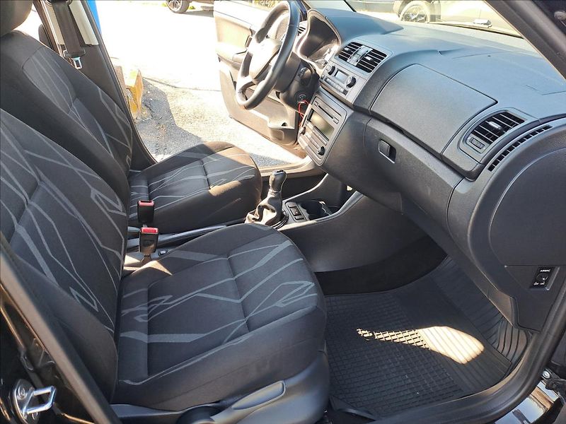 Škoda Fabia 1,2 TSI DIGIKLIMA,TEMPONAT - fotka 8 z 14