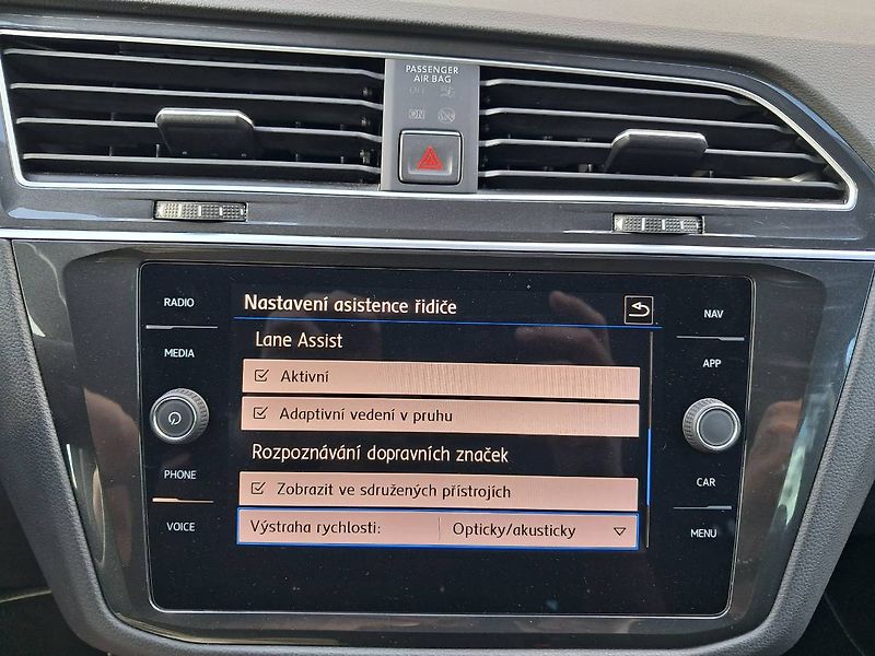 Volkswagen Tiguan (2018) COMFORTLINE 2.0 TSI / 132 kW D - fotka 13 z 35