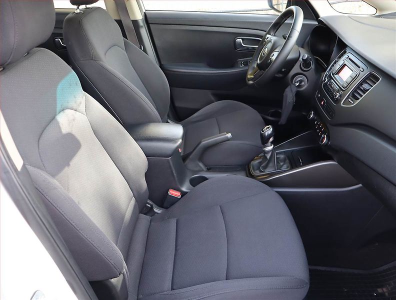 Kia Carens (2013) 1.7 CRDi, Tempomat - fotka 9 z 14