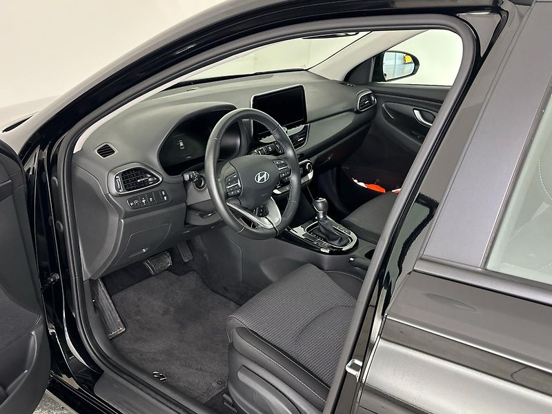 Hyundai i30 Smart DCT - fotka 6 z 26