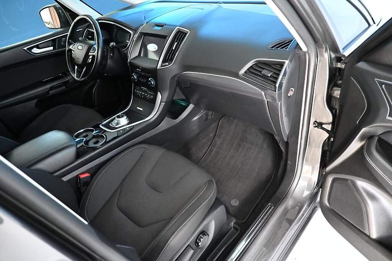 Ford S-MAX (2021) 2.0 7 Míst LED Tažné TITANIUM - fotka 11 z 34